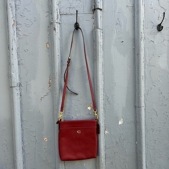 Coach Kitt Messenger Crossbody, 7.75” x 8.75” x 1.0” - Picture 2 of 13